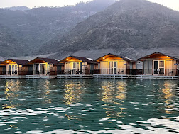Le Roi Floating Huts