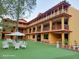 Summit Jungle Lodge