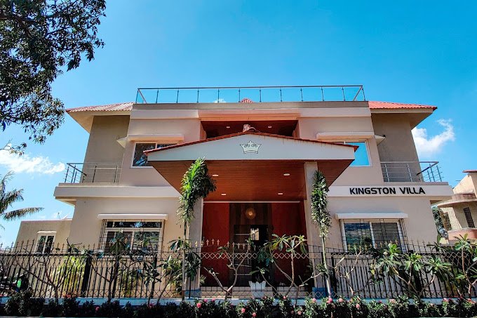 Kingston villa