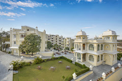 Everest Hill Resort